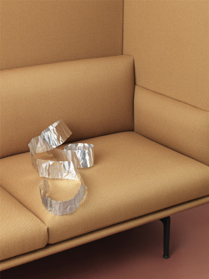 OUTLINE HIGHBACK SOFA